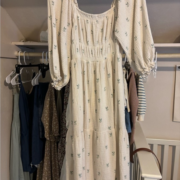 Neuflora Dresses & Skirts - Neuflora Dress